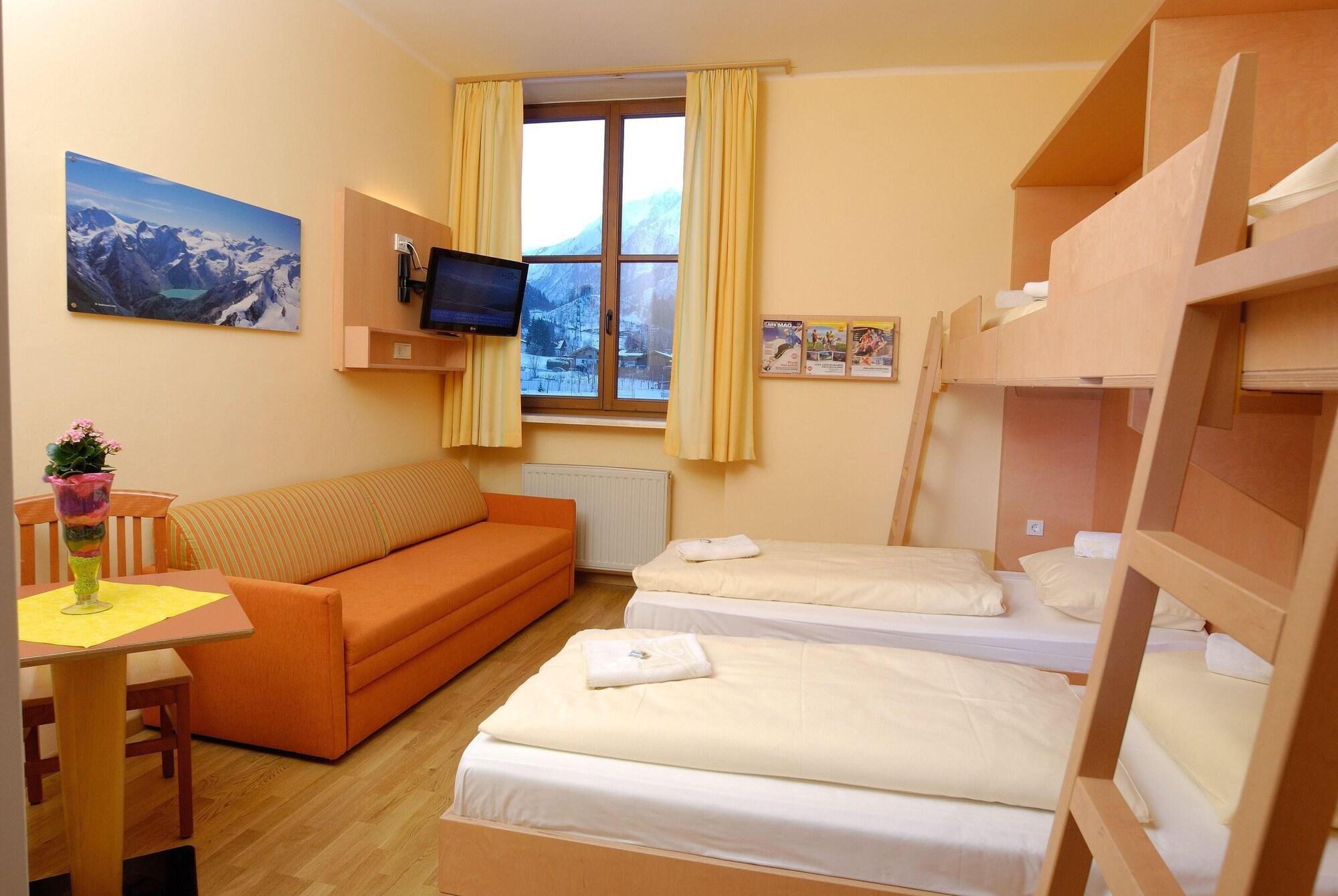 Jufa Hotel Kaprun - Summercard Included Bilik gambar